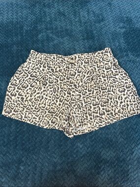 Leopard Print Women's Casual Shorts - Neutral